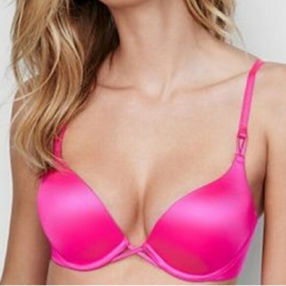 Victoria’s Secret Bombshell bra 34AA